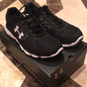 Men’s Under Armour Size 10.5 Shoes